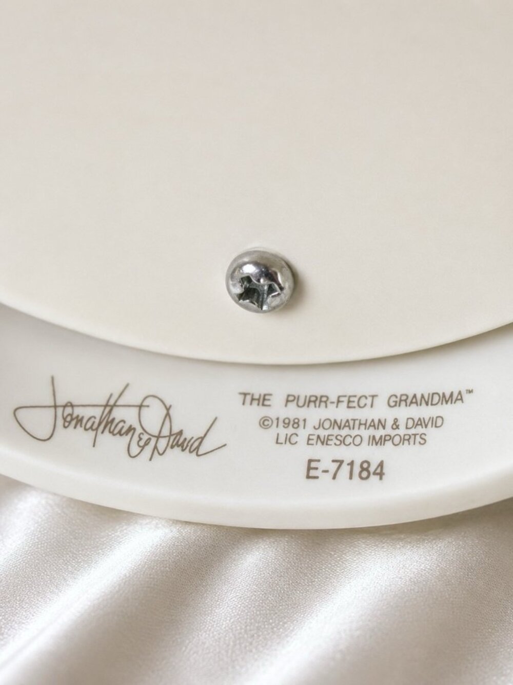 Vintage Precious Moments The Purr-fect Grandma Music Box Jonathan & David Enesco - Picture 6 of 7